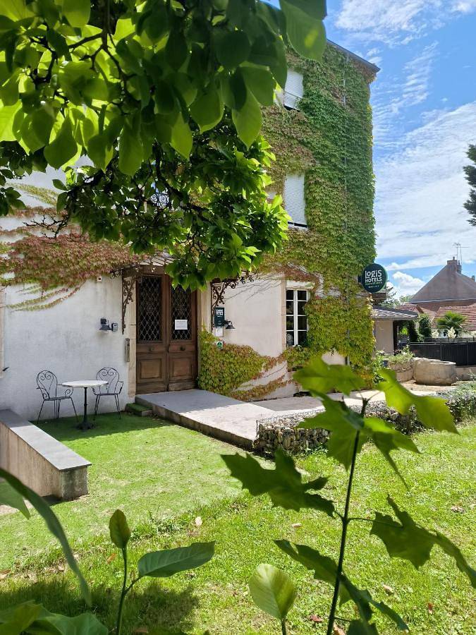 Hôtel pour 2 personnes, avec piscine et jacuzzi ainsi que sauna et jardin à Lamarche-sur-Saône - 2