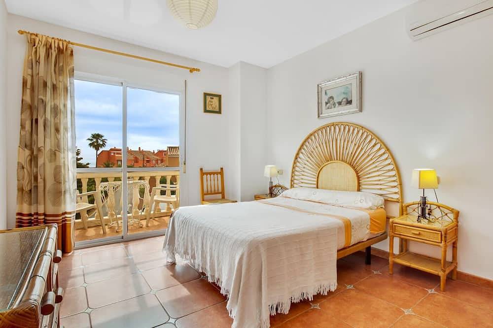 M from the beach, private pool. in Torreblanca (Fuengirola), Fuengirola