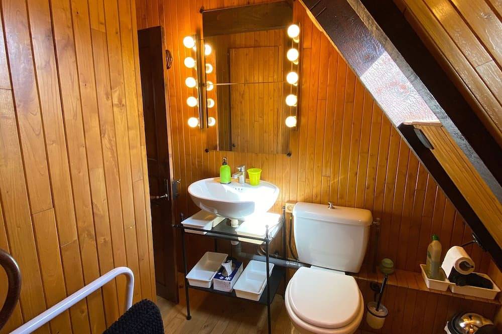 Maison De Charme 4* Typique En Barriade 4 pers in Mandailles-Saint-Julien, Région d'Aurillac