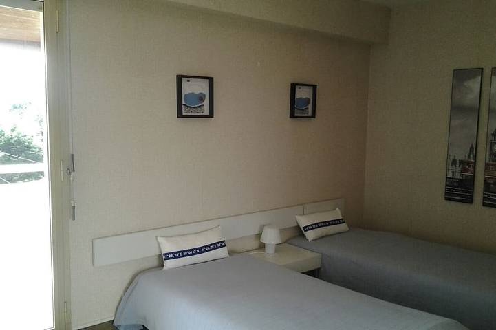 Gîte pour 6 personnes, avec piscine et balcon dans Plage du Hôme - 3