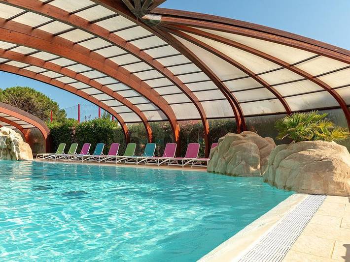 Bungalow pour 4 personnes, avec Terrasse ainsi que Bassin pour enfant et Sauna à La Flotte