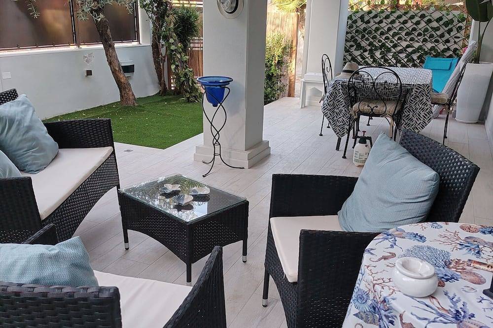 \"I Palmizi\" Vacation Home in San Giovanni Suergiu, Sulcis Iglesiente