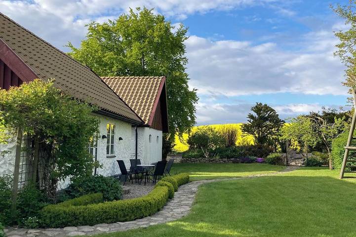 Vacation rental for 4 people, with terrace and yard in South Sweden