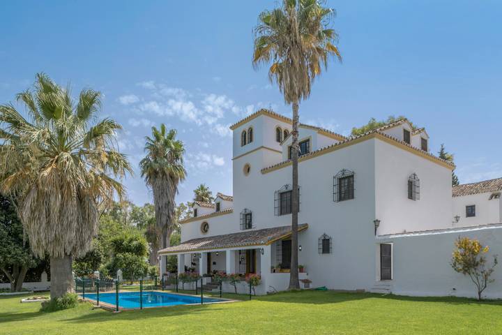 Casa rural para 16 personas, con jardín - 1