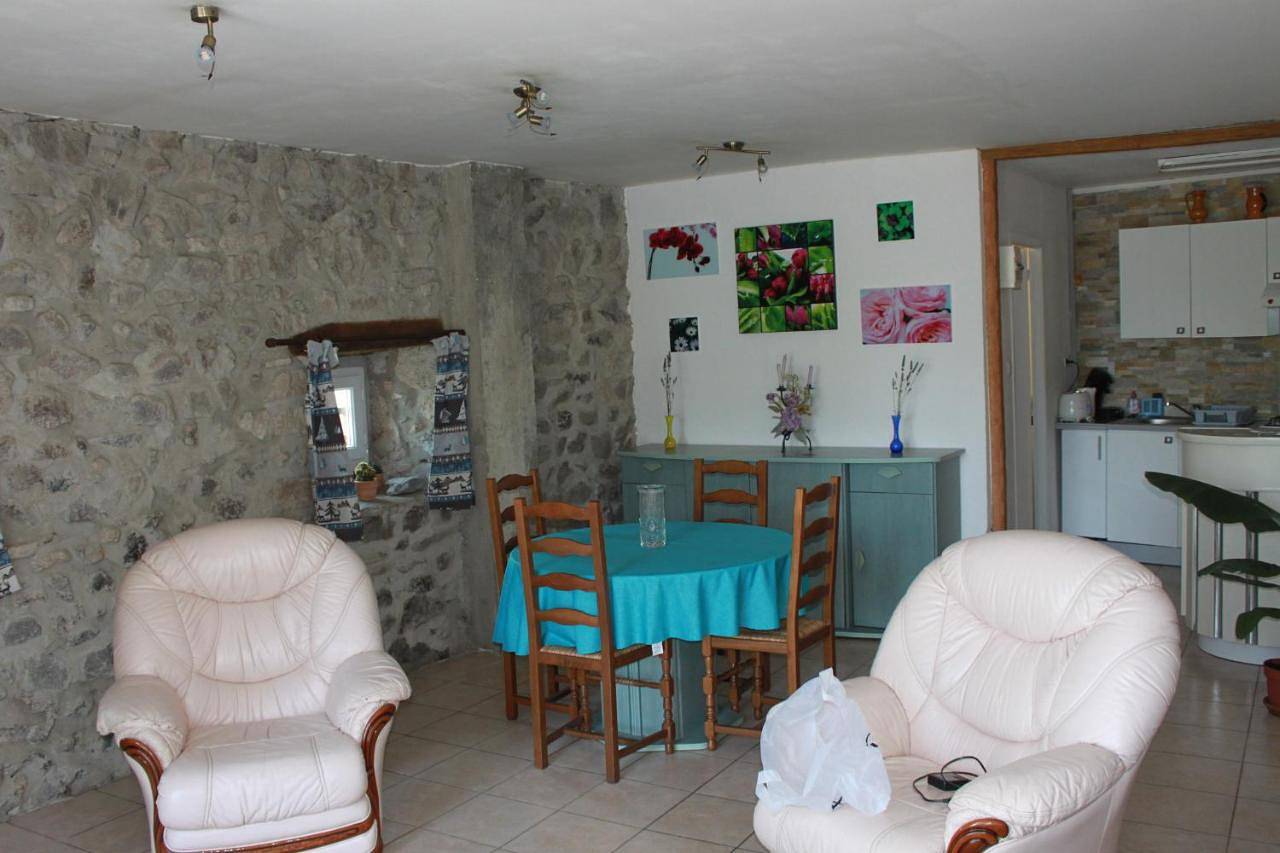 Two-Bedroom House in Saint-Étienne-de-Boulogne, Parc naturel régional des Monts d'Ardèche