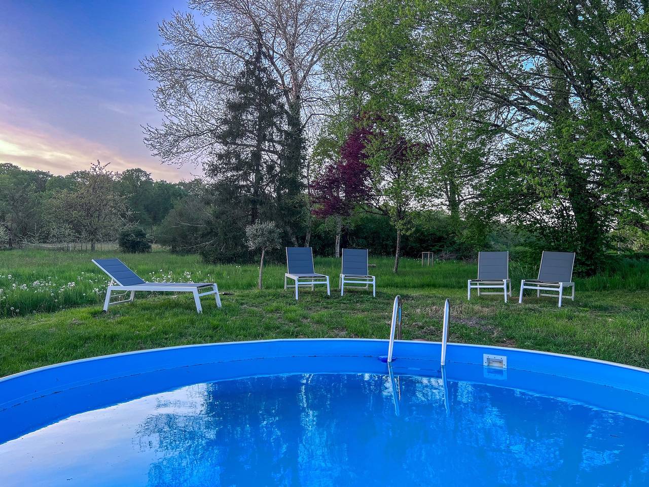 Casa de campo 'Maison Le Bonheur' con piscina privada, jardín y Wi-Fi in Magny-lès-Jussey, Alto Saona