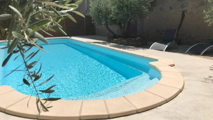 Location de vacances pour 6 personnes, avec piscine et balcon à Olonzac - 3