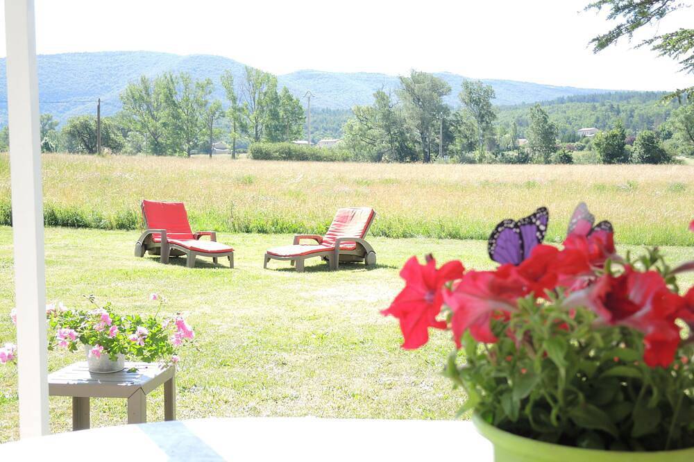 Ruhiges Ferienhaus am Fuße des Mont Ventoux, zwischen Sault und den Schluchten der Nesque in Monieux, Parc naturel régional du Mont-Ventoux