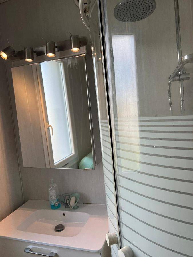 Appartement entier, One-Bedroom Apartment in Garges-lès-Gonesse, Val-d'Oise