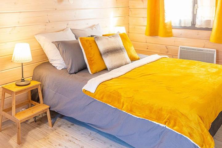 Gîte pour 4 personnes, avec terrasse ainsi que jardin et sauna à Le Ménil - 2