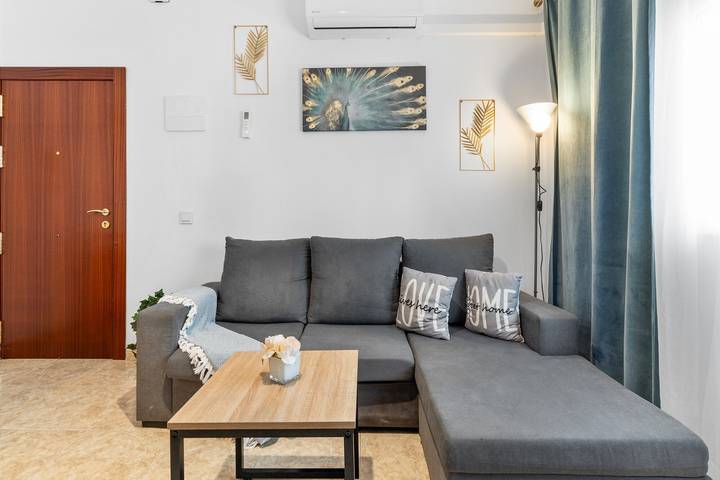 Entire apartment, Apartment 'Centro De Marbella' with Wi-Fi and Air Conditioning in Marbella Centre, Marbella