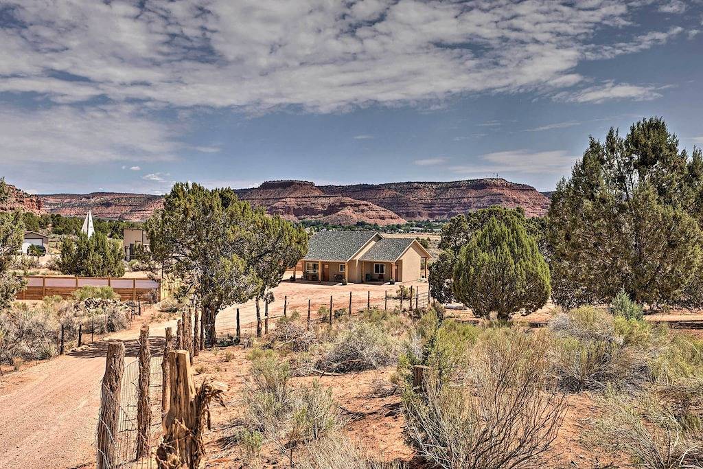 Quiet Kanab Home w/ Panoramic Views & Porch! in Kanab, Grand Staircase Escalante National Monument