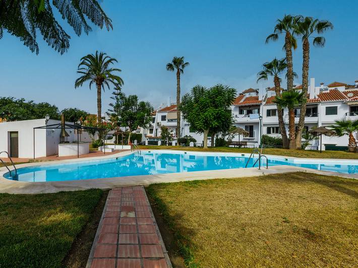 Feriehus for 7 personer, med jacuzzi og have samt pool - 1