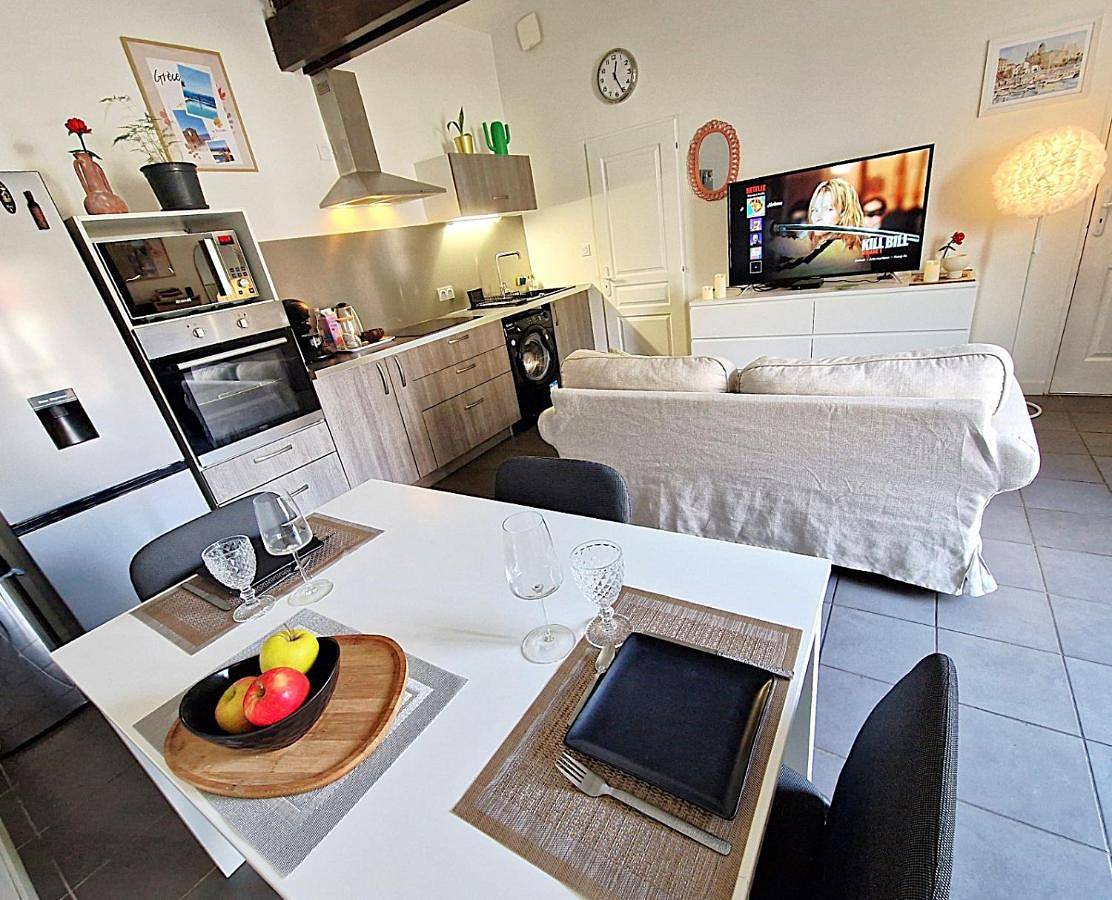 Appartement entier, Appartement Saône, Gare et Parking in Saint-Germain-au-Mont-d'Or, Lyon et ses environs