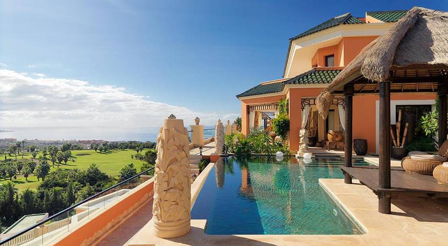Hôtel pour 2 personnes, avec piscine et sauna ainsi que jardin et vue
