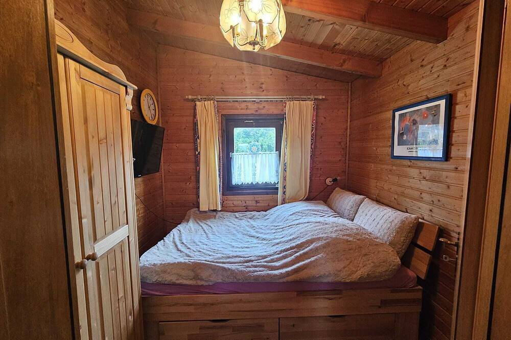 Idyllische Auszeit im Ferienhaus Waldgeflüster in Knüllwald, Knüllgebirge