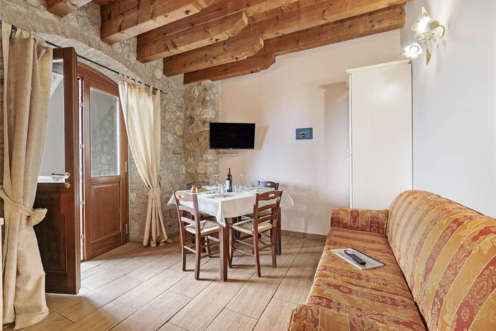 Gîte pour 4 personnes, avec vue sur le lac ainsi que balcon et piscine, adapté aux familles à Padenghe sul Garda - 3