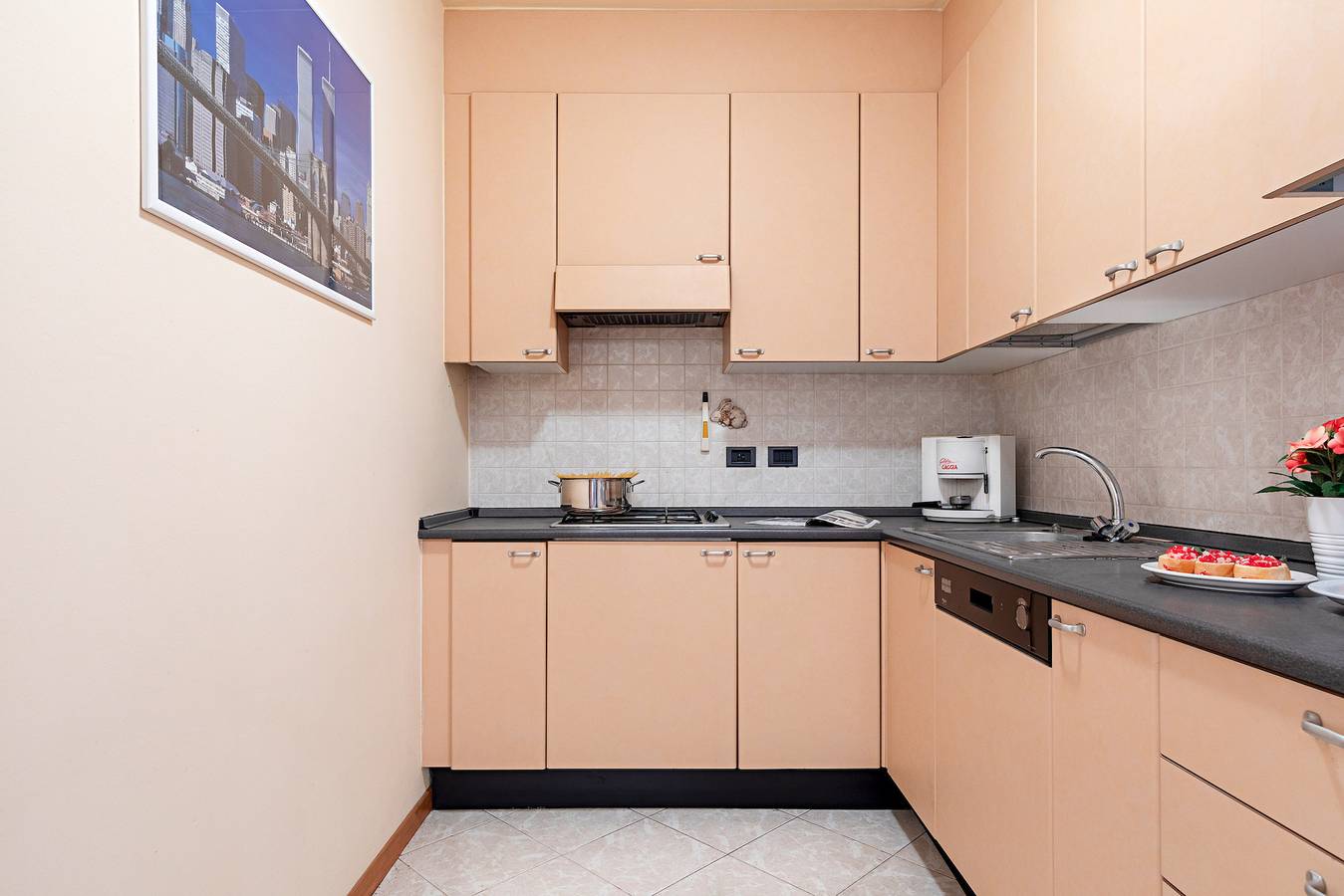 Apartamento entero, Kristall Lago 233 Apartment by Wonderful Italy in Desenzano del Garda, Montañas Garda