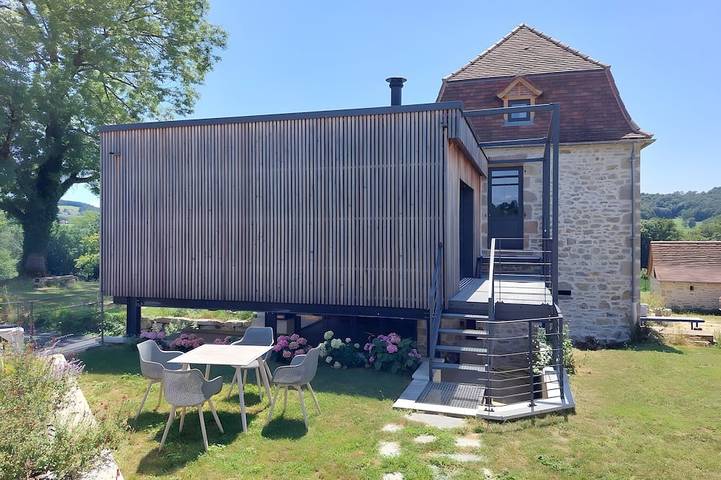Location de vacances pour 4 personnes, avec balcon et jardin à Bretenoux