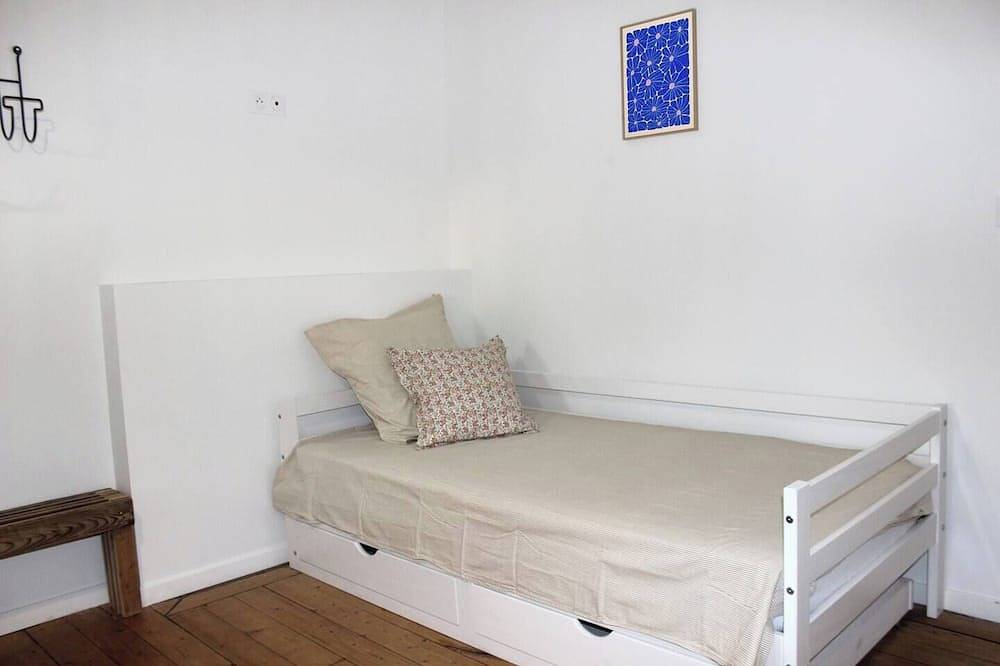 Clécy center, 10 min walk from the banks of the Orne .4 to 10 people adjustable rates in Clécy, Caen region