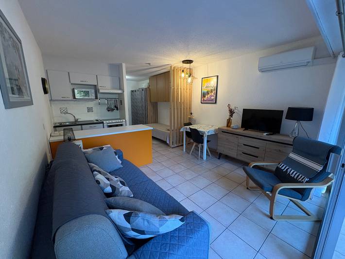 Gîte pour 3 personnes, avec balcon dans Plage Veillat Saint Raphael - 2