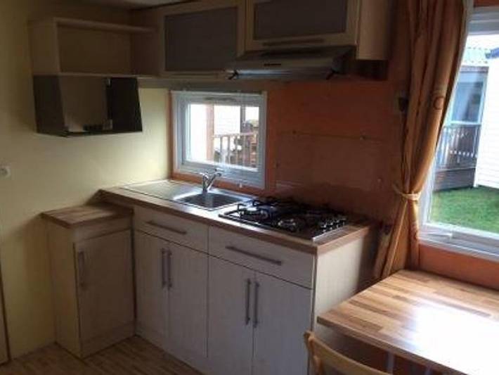 Camping La Garenne - Mobilheim 4 personen - 23 Résidence les tilleuls 32 m2 Überdachte Terrasse 1/4 Pers. in Peyrignac, Périgord Noir