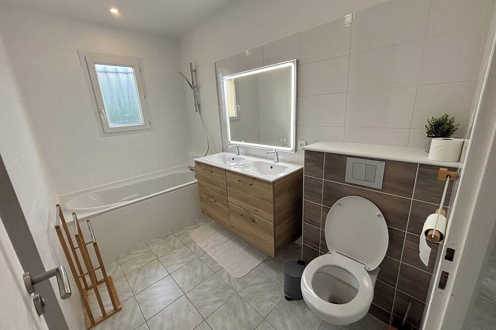 Maison rénovée avec Spa privatif - Jardin clos, 3 chambres in Beaumont (Vienne), Vienne (France)