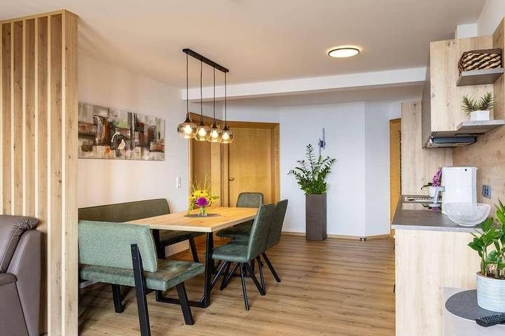 Ferienwohnung für 7 Personen, mit Balkon und Garten