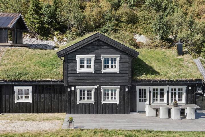 Feriehus for 14 personer, med terrasse og sauna, barnevennlig i Østlandet