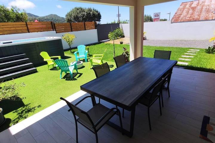 Location de vacances pour 6 personnes, avec jacuzzi ainsi que jardin et terrasse dans Les Makes - 3