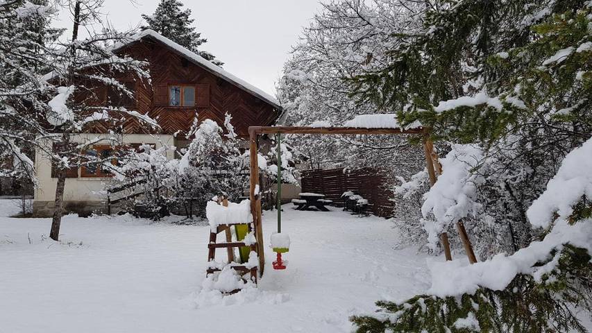 Chalet pour 12 personnes, avec Terrasse ainsi que Jardin et Vue