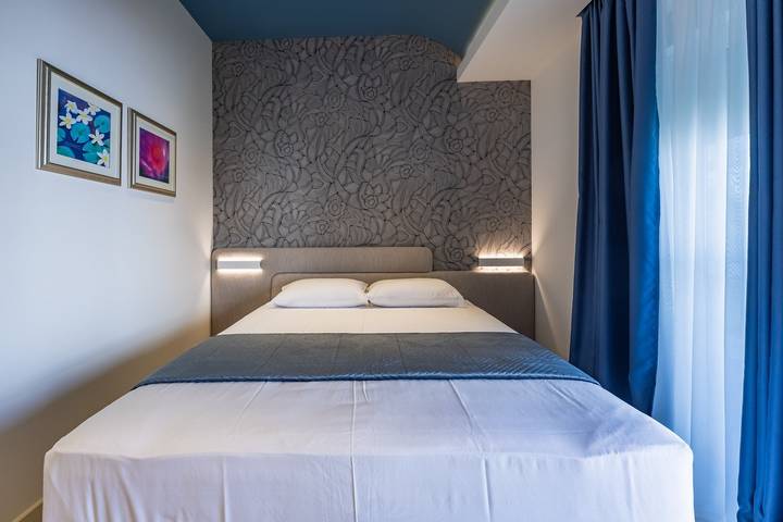 Ferienwohnung für 2 Personen, mit Pool und Balkon/Terrasse in Montenegro