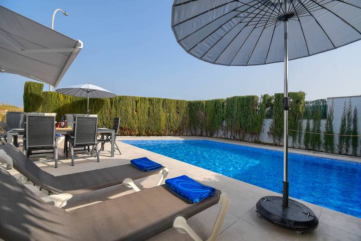 Maison d’hôte pour 4 personnes, avec terrasse ainsi que jardin et piscine, animaux acceptés en Espagne - 2