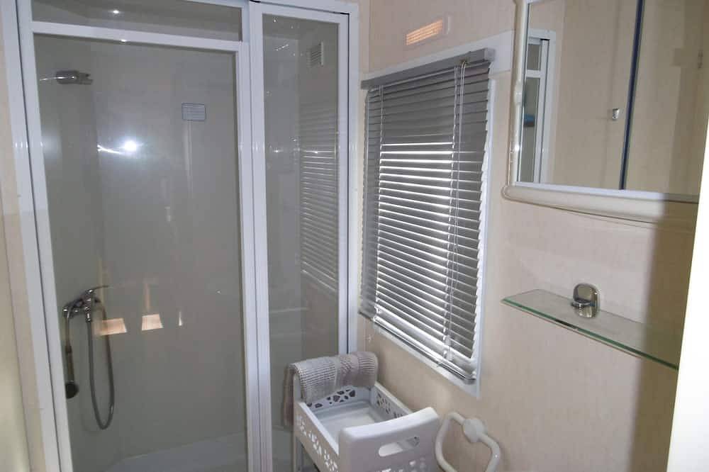 Mobil-Home 4/6pers - 2 Ch - 1wc - style anglais confortable. Tarifs en baisse in Onzain, Région de Blois