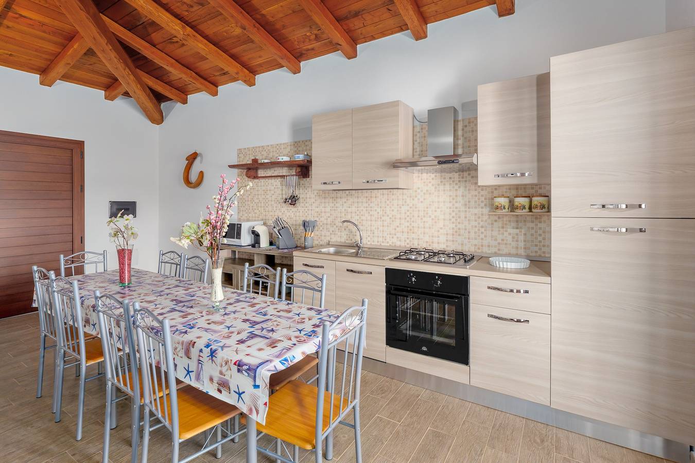 Ferienhaus 'La Minda' mit Bergblick, privater Terrasse und Wlan in Franculacciu, San Teodoro