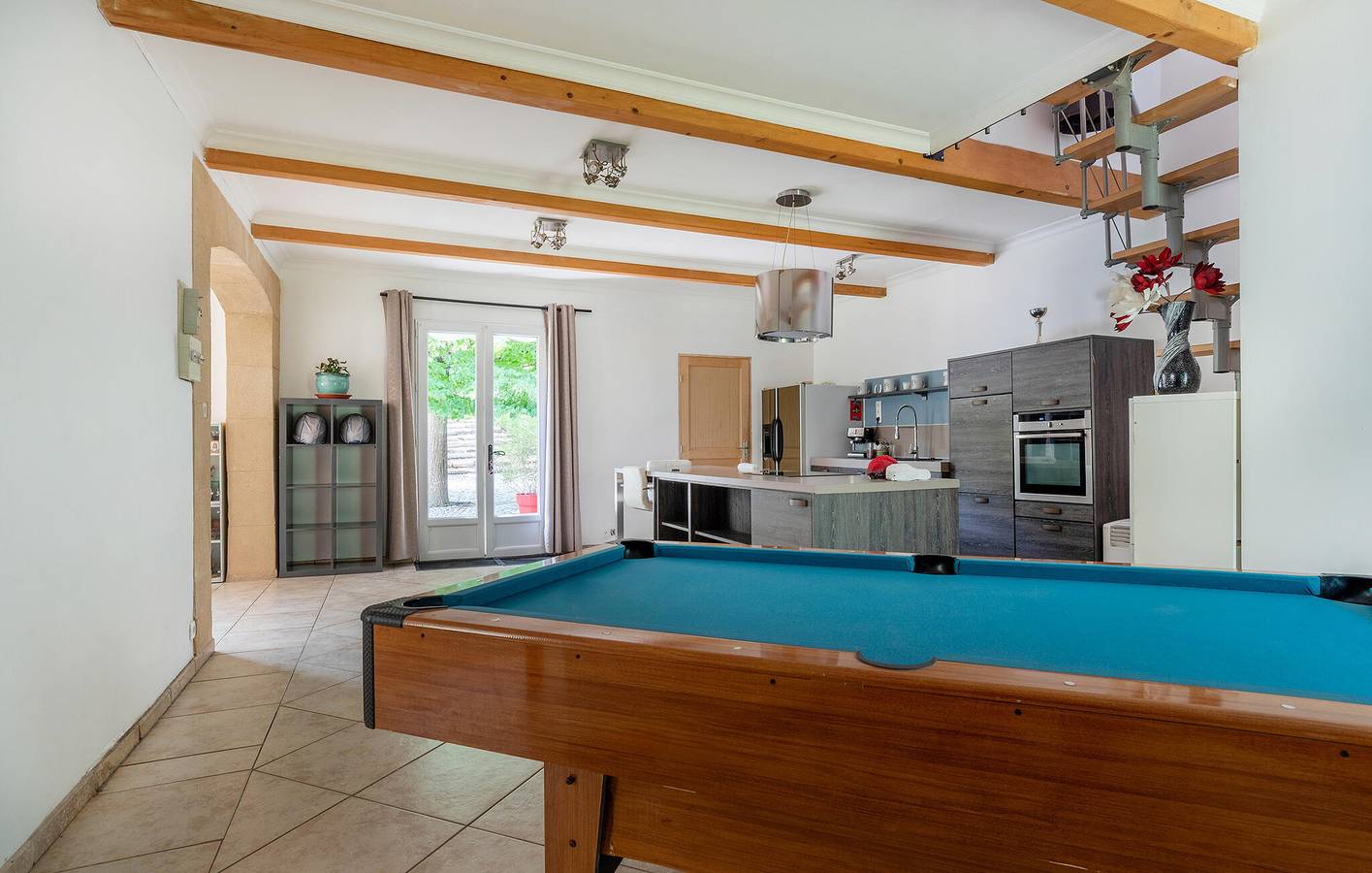 Modernes Apartment mit Pool, Parkplatz & WiFi - 2km nach Le Val in Le Val, Brignoles Region