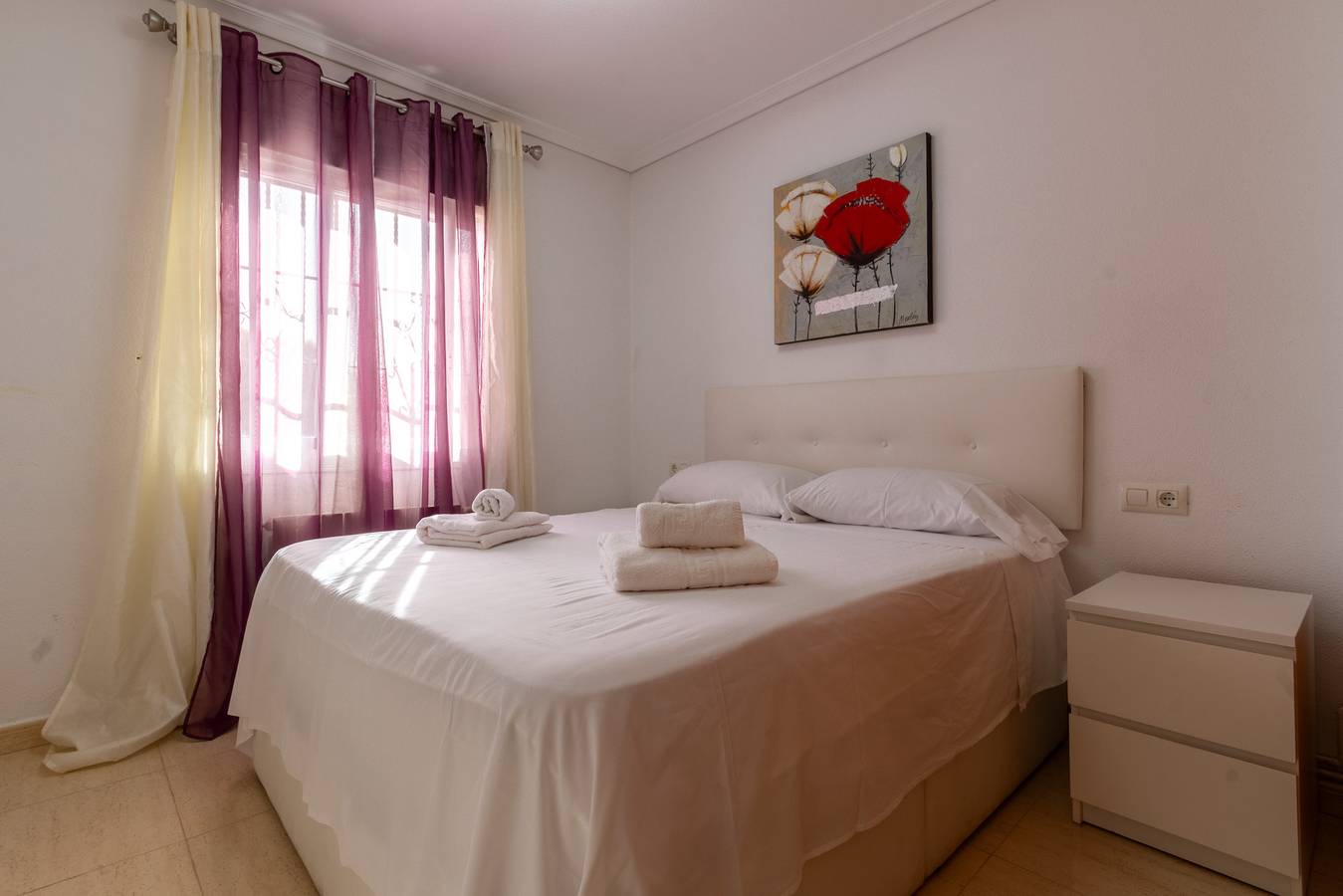 Bungalow in Gran Alacant with Pool, Terrace, and Parking in Santa Pola, Costa Blanca