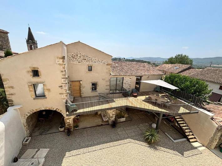 Location de vacances pour 8 personnes, avec Balcon et Terrasse ainsi que Jardin et Piscine à Bessas