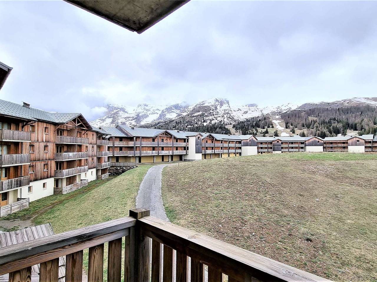 Appartement entier, Appartement 8 pers avec balcon, proche commerces et pistes, casier à ski in Saint-Étienne-en-Dévoluy, Le Dévoluy