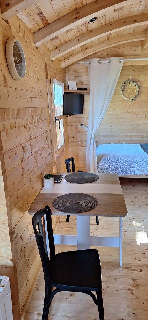 Gîte pour 2 personnes, avec jardin et jacuzzi dans Arrest - 4