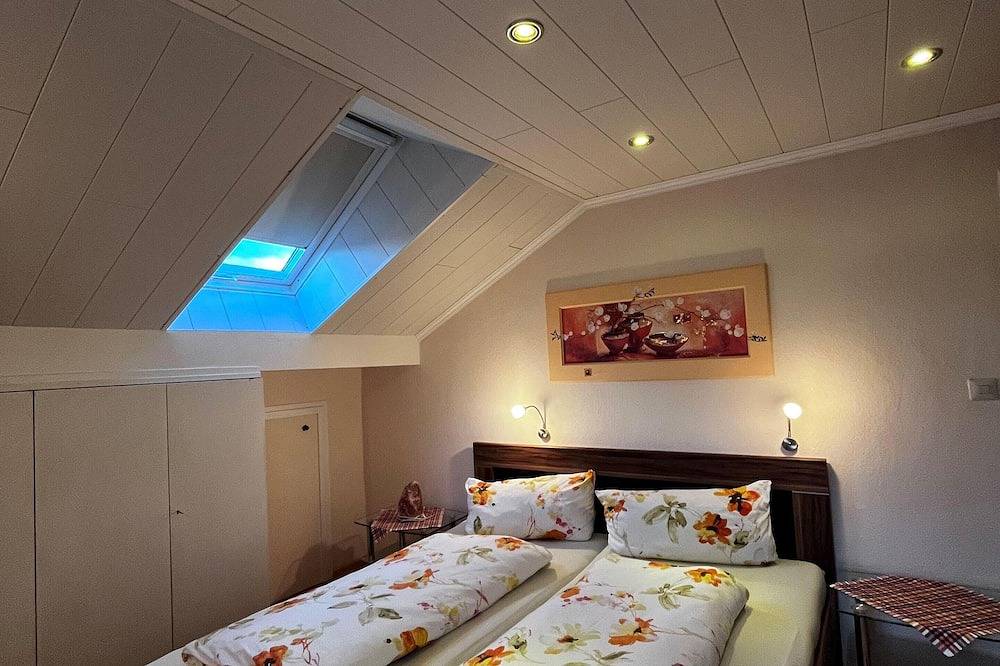 Ganze Wohnung, Ferienwohnung 90 qm, 2 Schlafzimmer, Balkon in Rimsting, Chiemsee