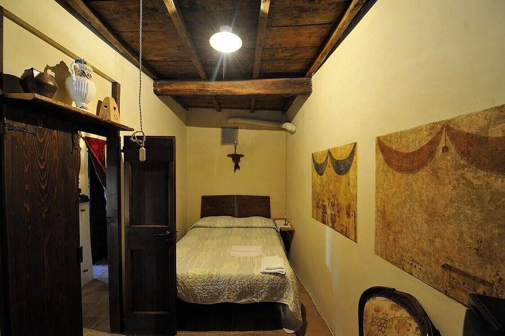 Appartamento intero, Preta Nera Intera - Cinque Camere da Letto Appartamento, Ospiti Massimo 12 in Giuliano di Roma, Provincia di Frosinone