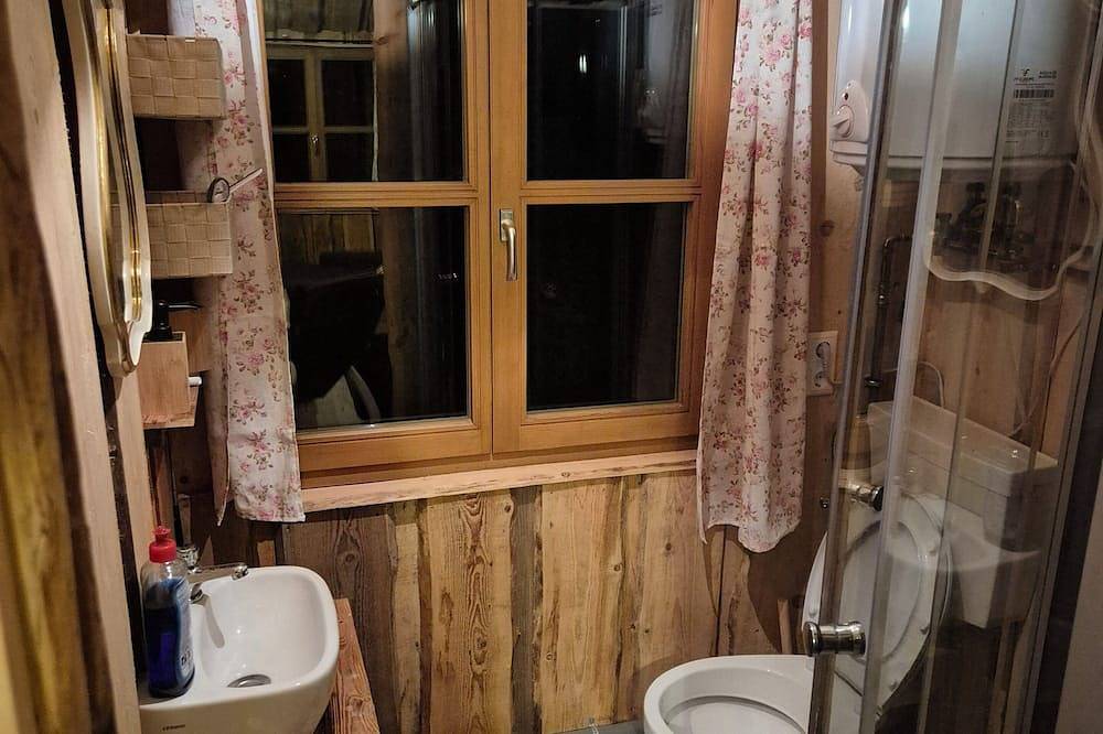 Gemütliches und liebevoll gestaltetes Holzhaus mit großem Grundstück in Ostbayern