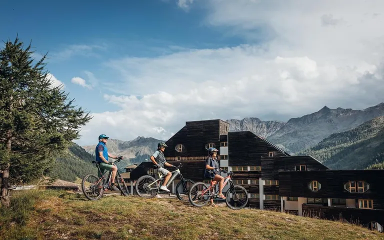 Apartmenthotel für 5 Personen, mit Sauna und Pool sowie Ausblick und Garten, mit Haustier - 1