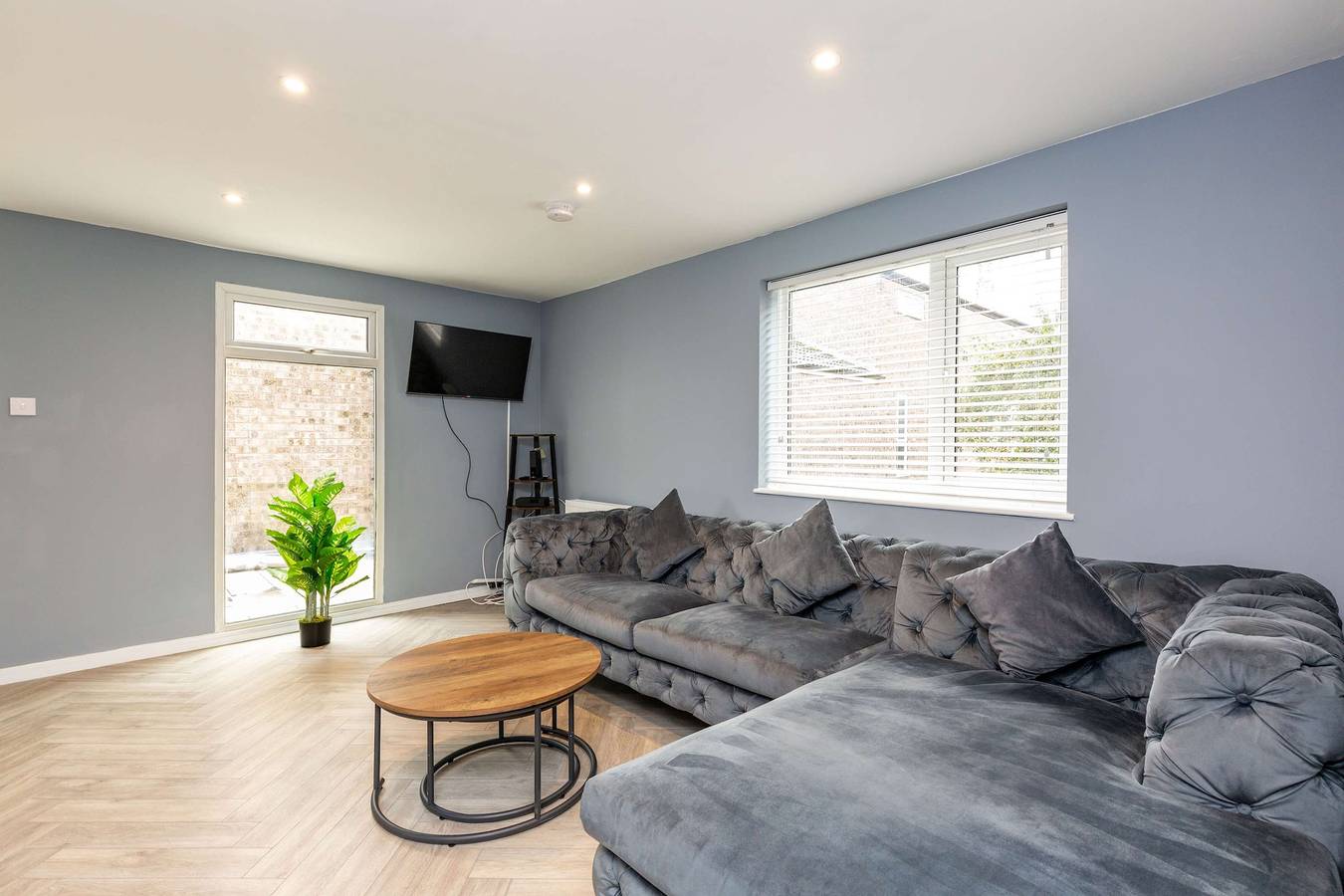 Modern & Stylish 3 Bedroom Home in Peterborough in Peterborough