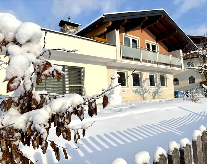 Ferienwohnung für 4 Personen, mit Balkon und Pool, kinderfreundlich