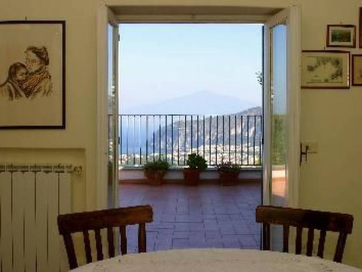 Agriturismo per 4 persone, con Terrazza e Giardino nonché Vista lago a Piano di Sorrento