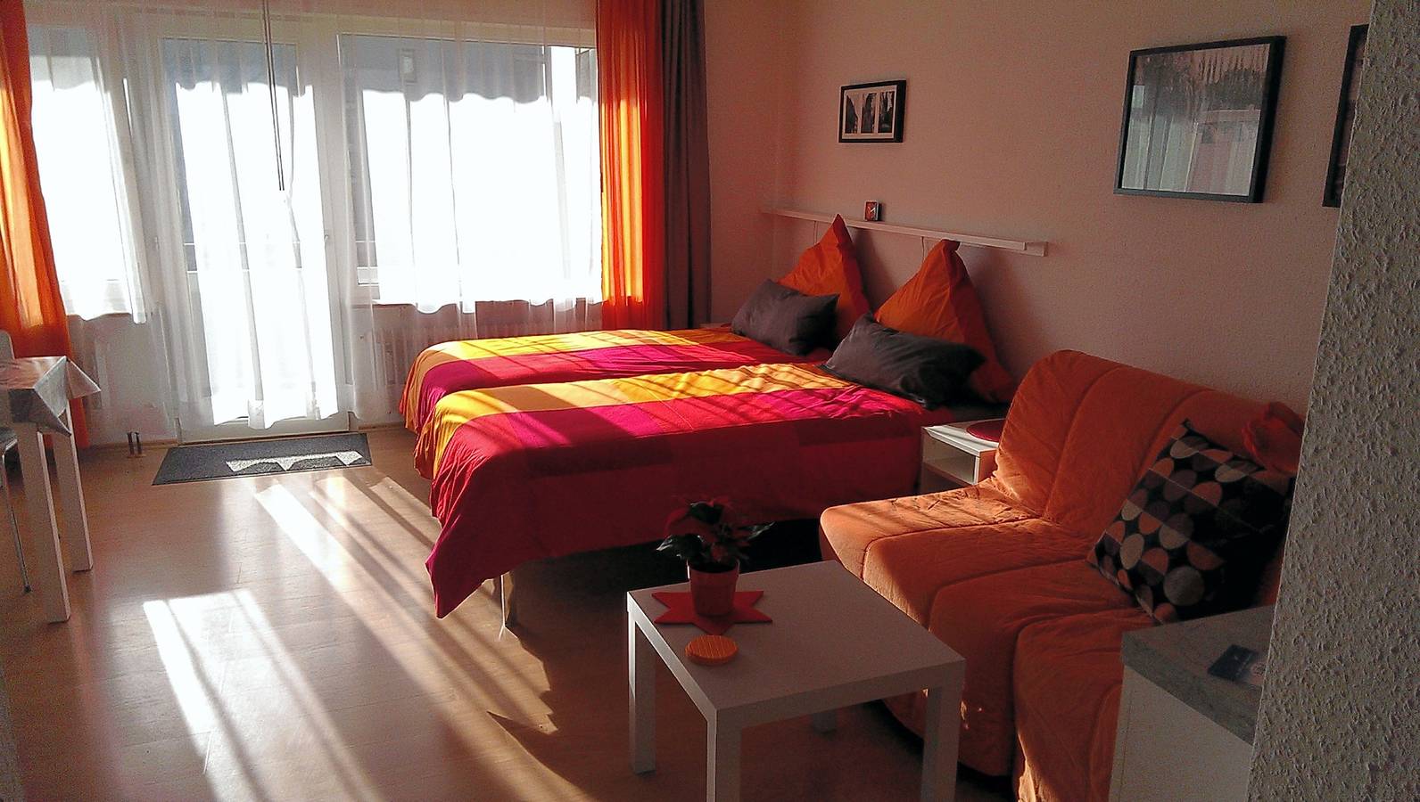 Ganzes Studio, Studio 'Falk Wohnung Nr -3-' mit Bergblick, Balkon und Wi-Fi in Freiburg, Südschwarzwald