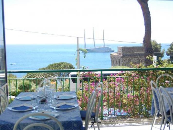 Camping Villaggio Nettuno - Bungalow 2 persons in Massa Lubrense, Sorrento Coast