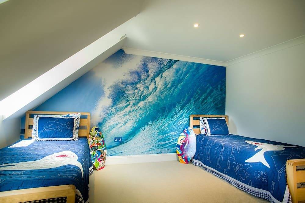 Sandbanks Peninsula Stunning Modern Luxury House - Heated Pool & Hot Tub in Sandbanks, Poole